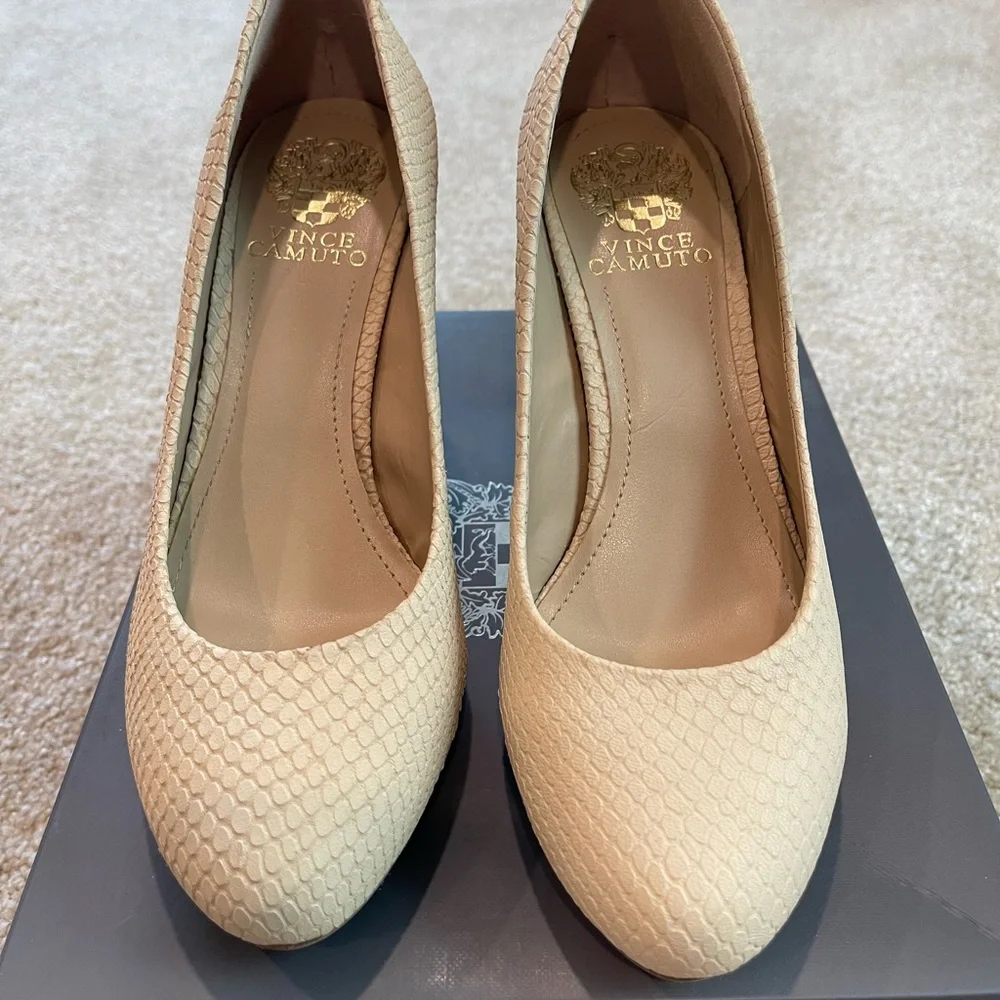 Vince Camuto Zella Stiletto Heels with Snake Print Textured Design - Picture 3 of 9